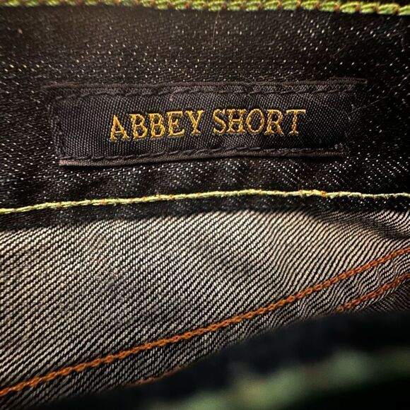 Lucky Brand Mid Rise Double Rolled Cuff Abbey Denim Shorts Dark Wash Size 14/32 - Picture 4 of 6